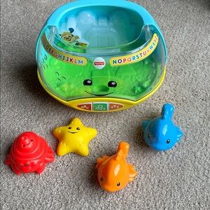 Fisher-Price Bright Sea Friends Learning Bath Toy Set - Blue/Green/Yellow